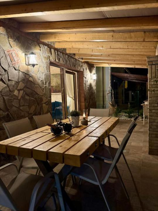 Casă premium lângă Coresi | 160 mp, curte, finisaje deosebite