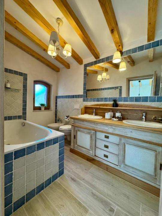 Casă premium lângă Coresi | 160 mp, curte, finisaje deosebite