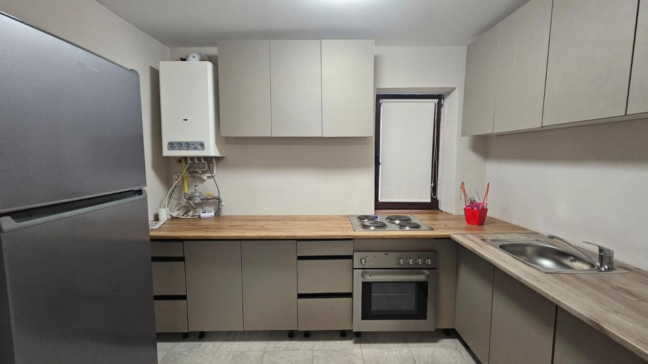 Apartament la casa de inchiriat 3 camere Cisnadie