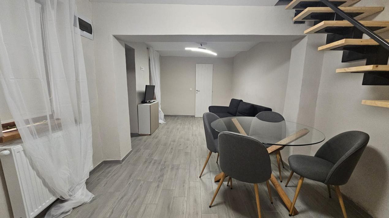 Apartament la casa de inchiriat 3 camere Cisnadie