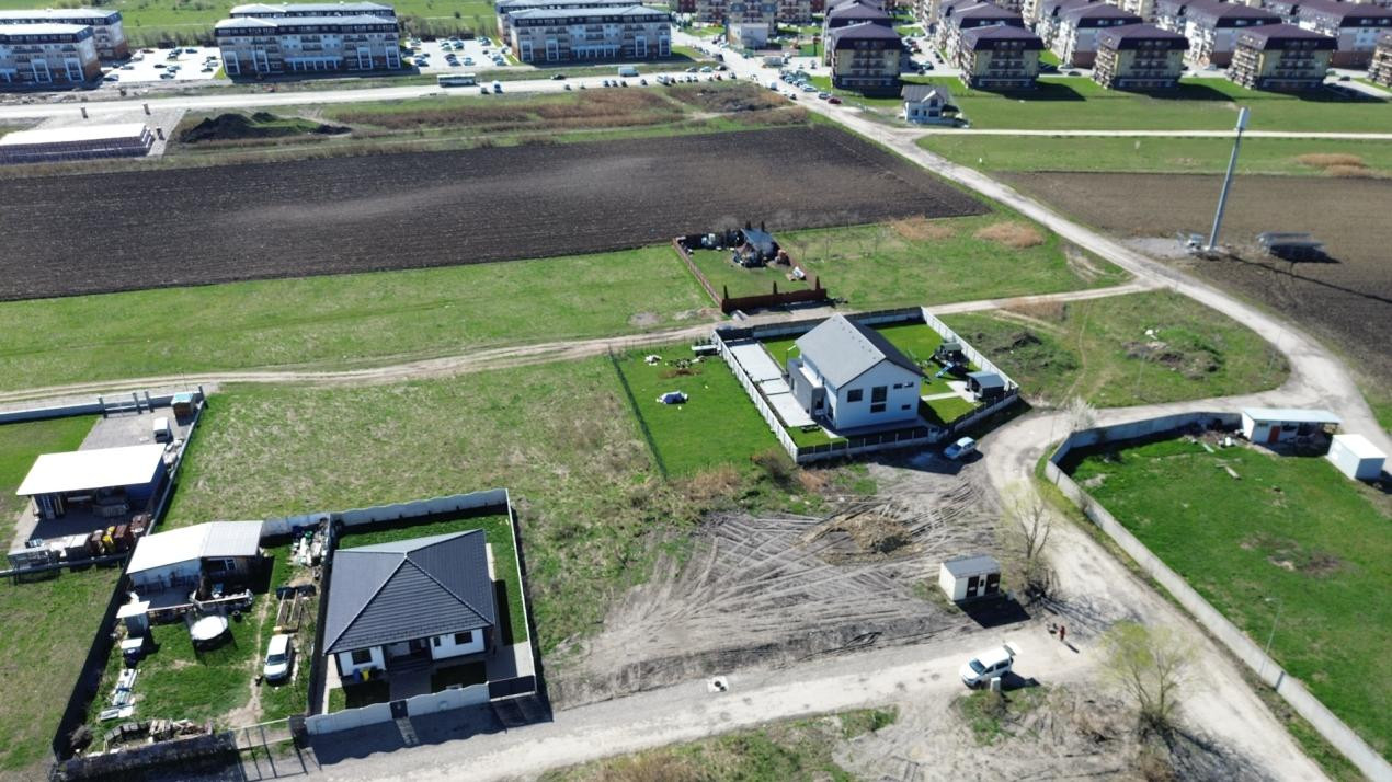 Teren intravilan construibil, utilități complete Str. Cetății - Comision 0