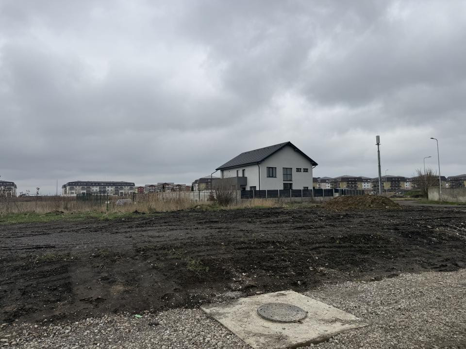 Teren intravilan construibil, utilități complete Str. Cetății - Comision 0