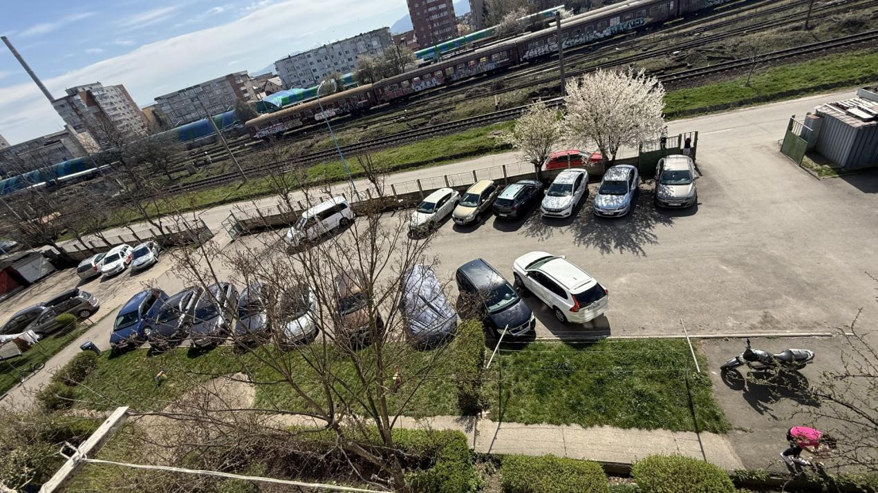 Garsonieră decomandată de închiriat – zona Lidl Harmanului (Craiter)