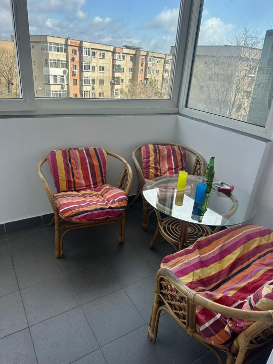 Apartament  4 camere transformat in 3 camere Calea Bucuresti. Macdonald's