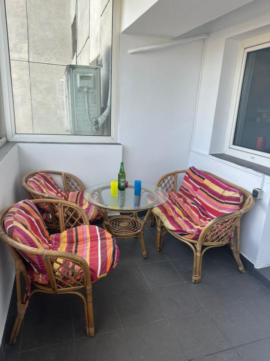 Apartament  4 camere transformat in 3 camere Calea Bucuresti. Macdonald's