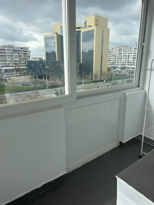 Apartament  4 camere transformat in 3 camere Calea Bucuresti. Macdonald's