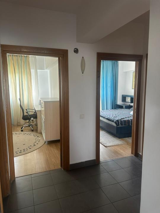 Apartament  4 camere transformat in 3 camere Calea Bucuresti. Macdonald's