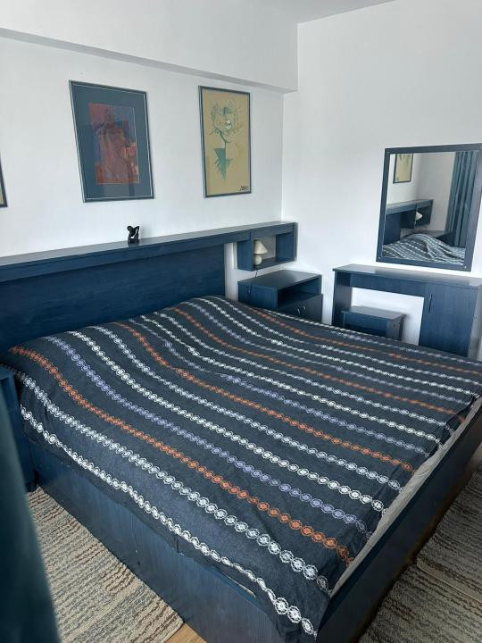 Apartament  4 camere transformat in 3 camere Calea Bucuresti. Macdonald's