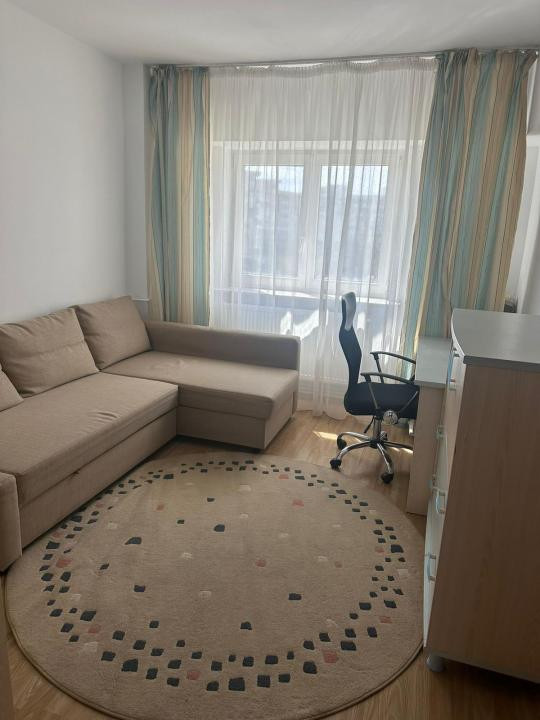 Apartament  4 camere transformat in 3 camere Calea Bucuresti. Macdonald's