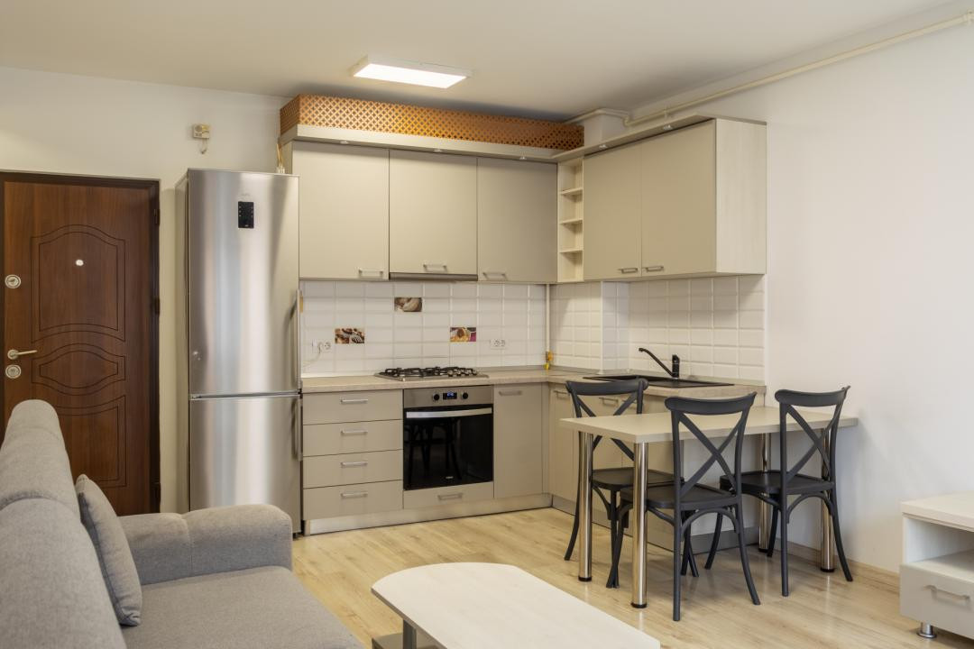 Studio modern și complet mobilat, în zona Tractorul