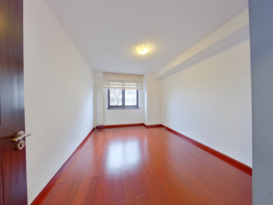 Închiriere apartament 4 camere cu design modern, Zona Blumana