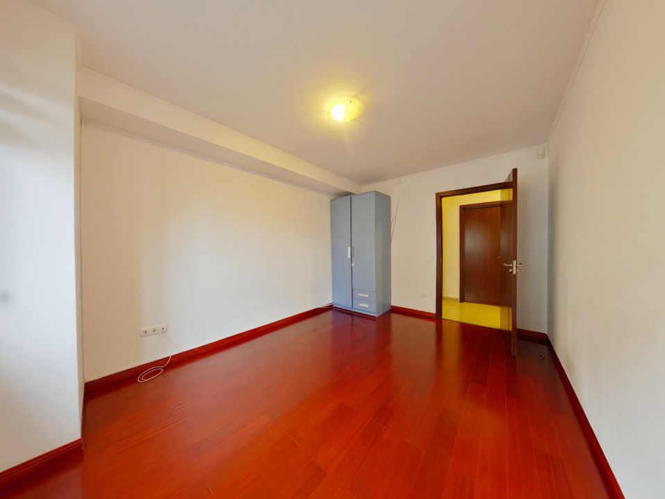 Închiriere apartament 4 camere cu design modern, Zona Blumana