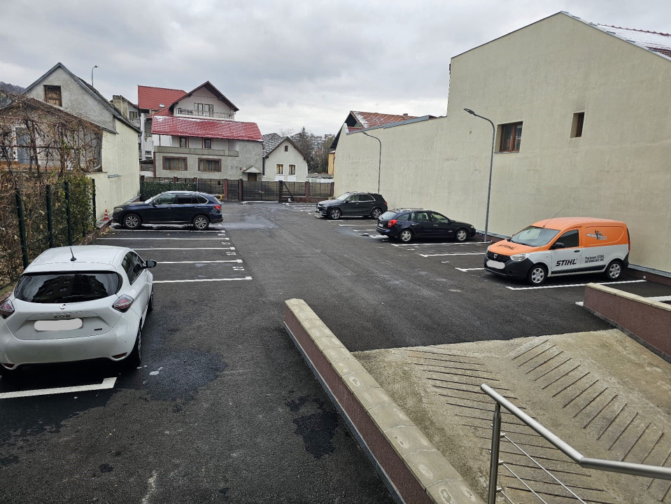 Închiriere apartament 4 camere cu design modern, Zona Blumana