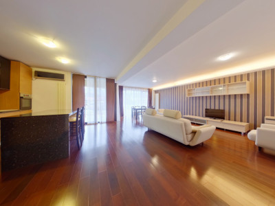 Închiriere apartament 4 camere cu design modern, Zona Blumana