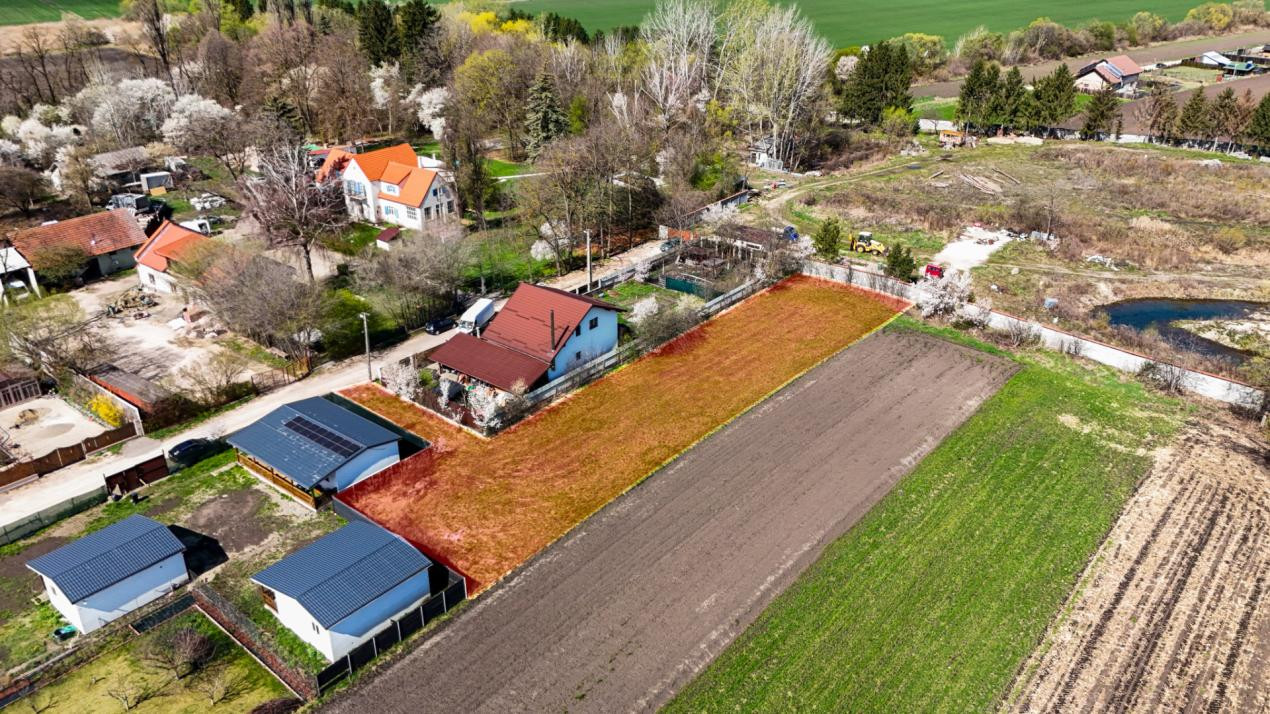 Teren pentru construcții în Stupini, cu potențial imens