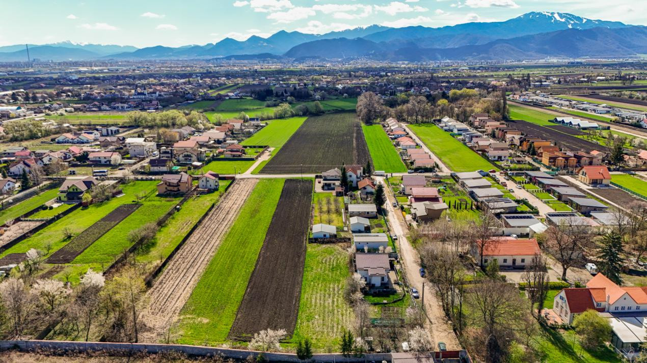 Teren pentru construcții în Stupini, cu potențial imens