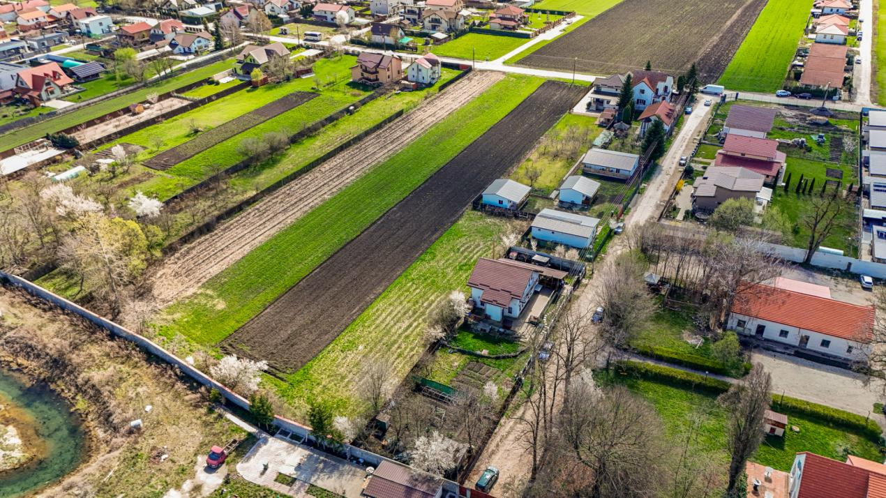 Teren pentru construcții în Stupini, cu potențial imens