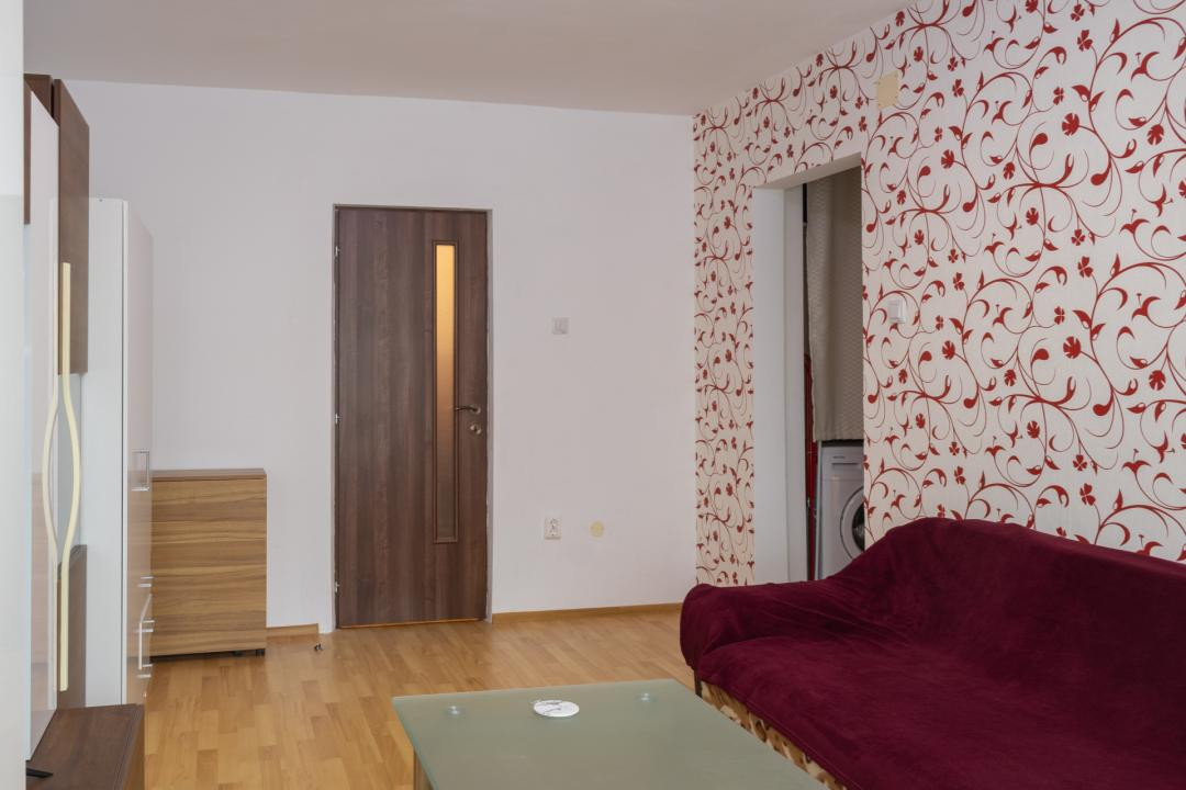 Închiriere garsonieră mobilată și utilată, strada Nucului