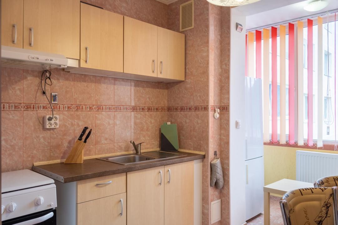 Închiriere garsonieră mobilată și utilată, strada Nucului