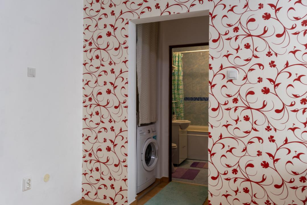 Închiriere garsonieră mobilată și utilată, strada Nucului