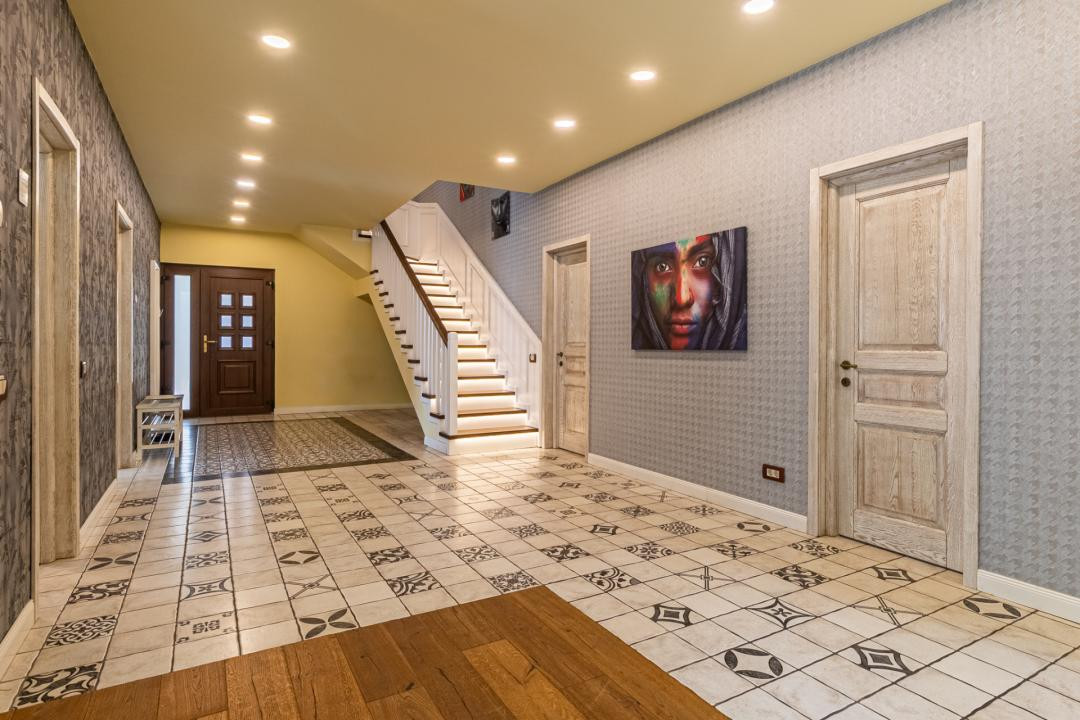 Vilă individuală mediteraneană - dotări premium - 5 camere - Brasov 