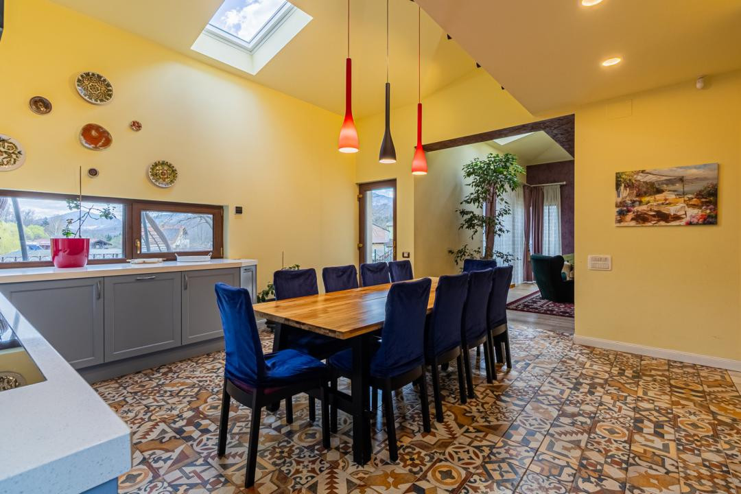 Vilă individuală mediteraneană - dotări premium - 5 camere - Brasov 