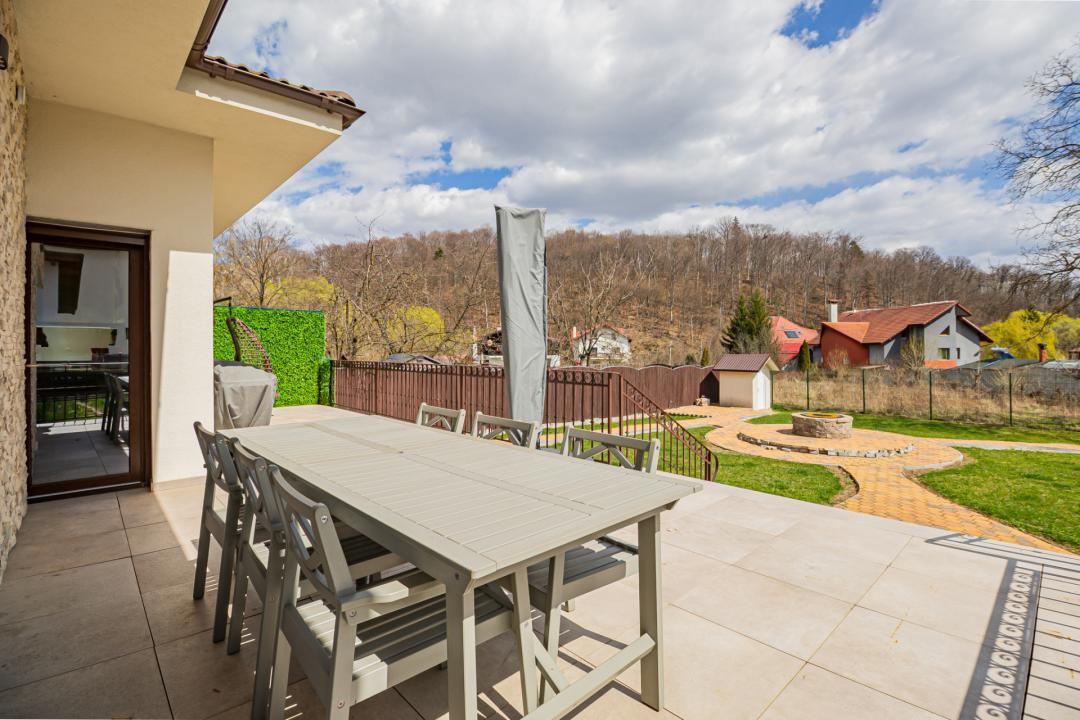 Vilă individuală mediteraneană - dotări premium - 5 camere - Brasov 