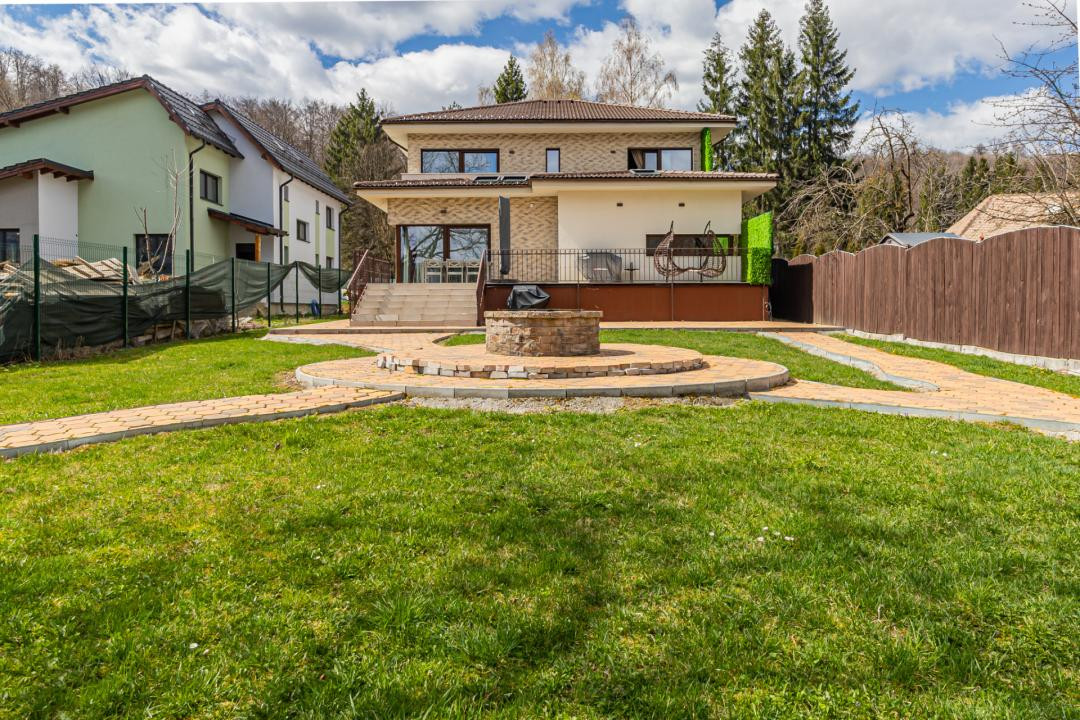 Vilă individuală mediteraneană - dotări premium - 5 camere - Brasov 