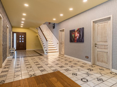 Vilă individuală mediteraneană - dotări premium - 5 camere - Brasov 