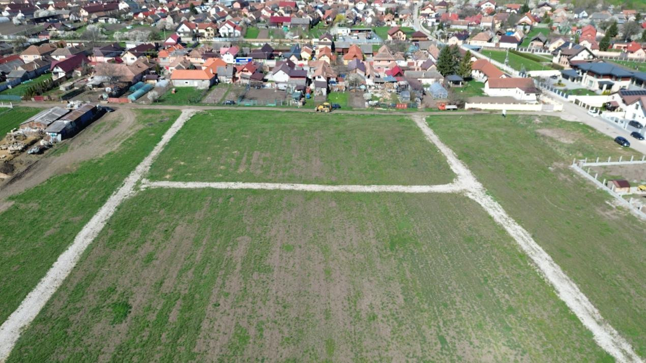 Teren de 475 mp în Hălchiu - utilități - Comision 0%