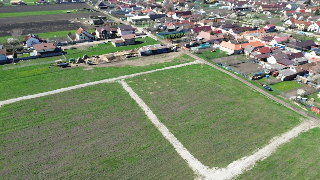 Teren de 475 mp în Hălchiu - utilități - Comision 0%