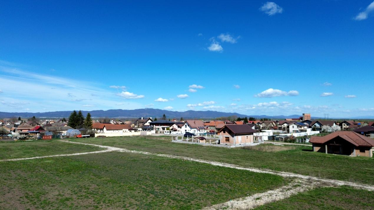 Teren de 502 mp în Hălchiu - utilități - Comision 0%