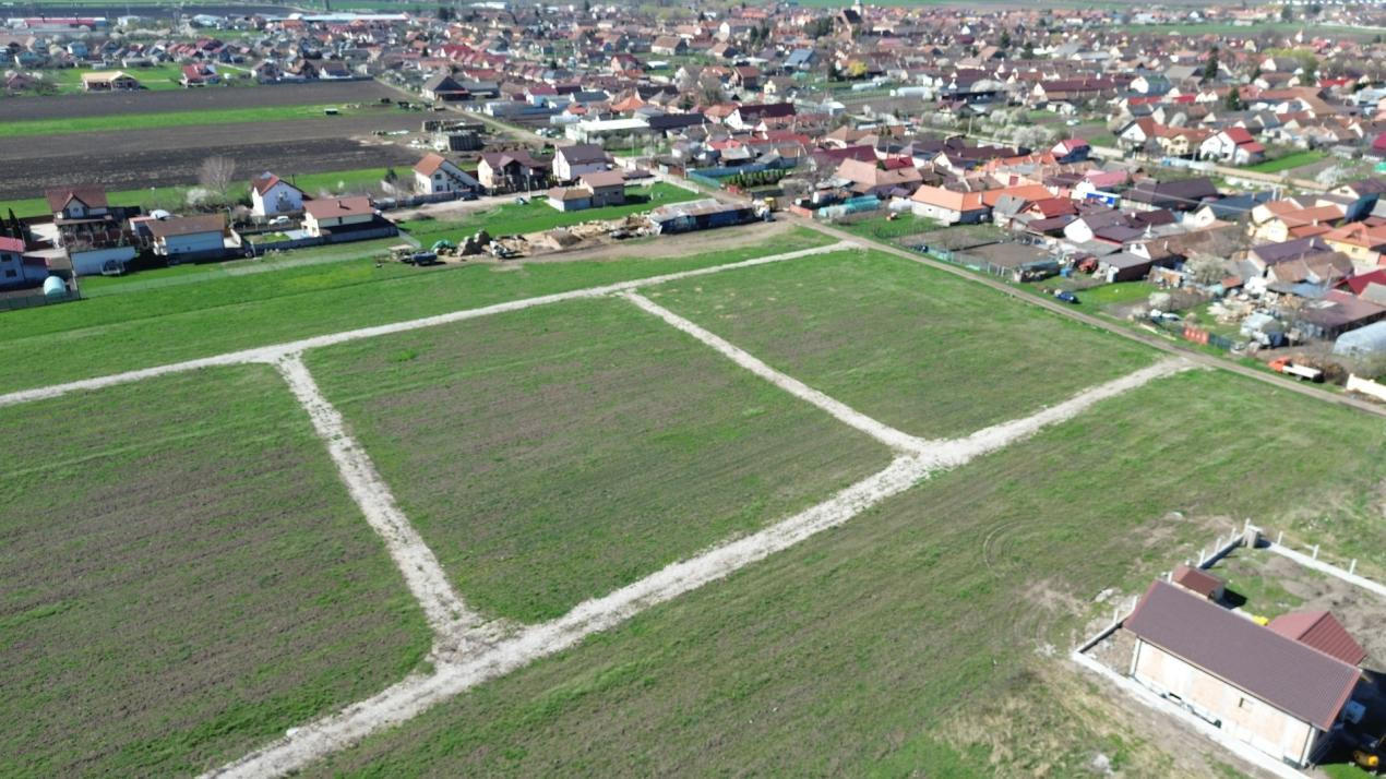 Teren de 502 mp în Hălchiu - utilități - Comision 0%