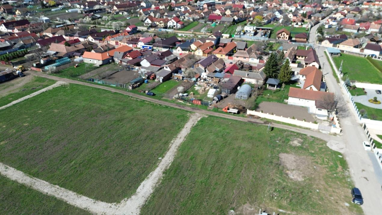 Teren de 502 mp în Hălchiu - utilități - Comision 0%