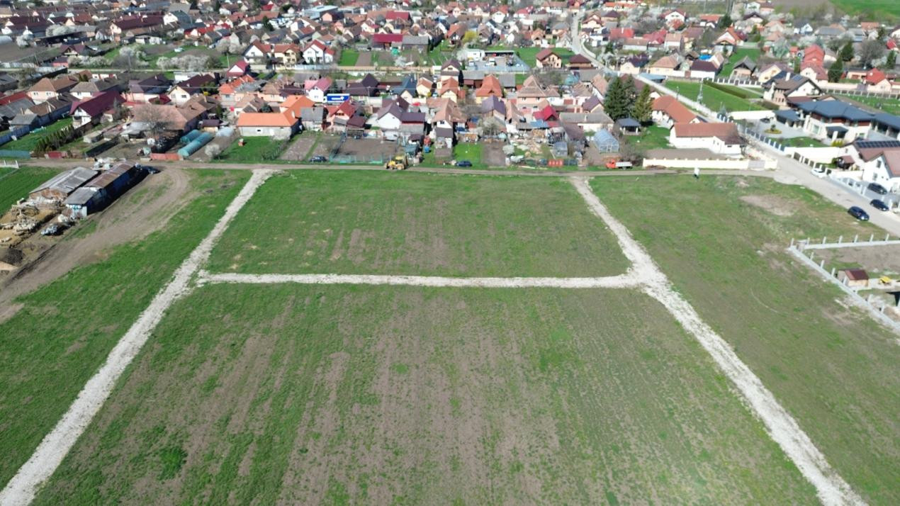 Teren de 627 mp în Hălchiu - utilități - Comision 0%