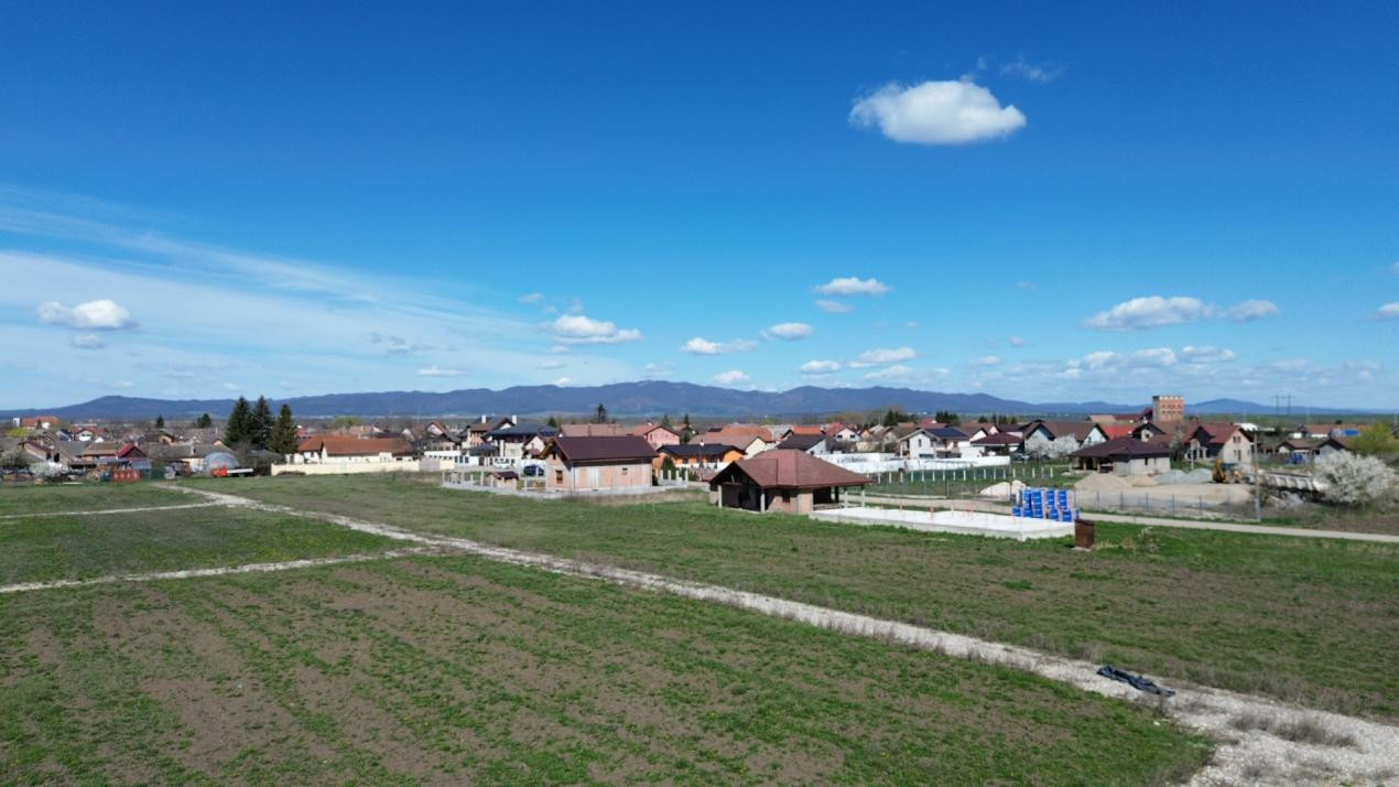 Teren de 627 mp în Hălchiu - utilități - Comision 0%