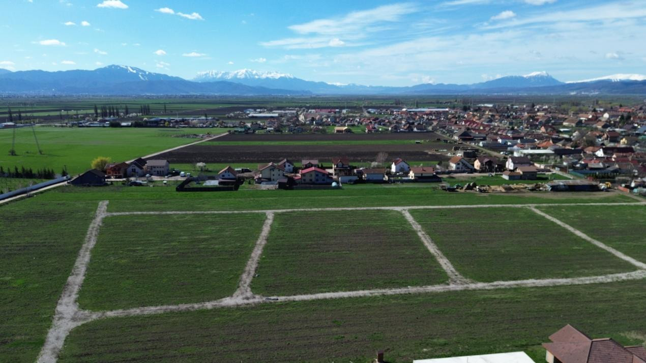 Teren de 447 mp în Hălchiu - utilități - Comision 0%