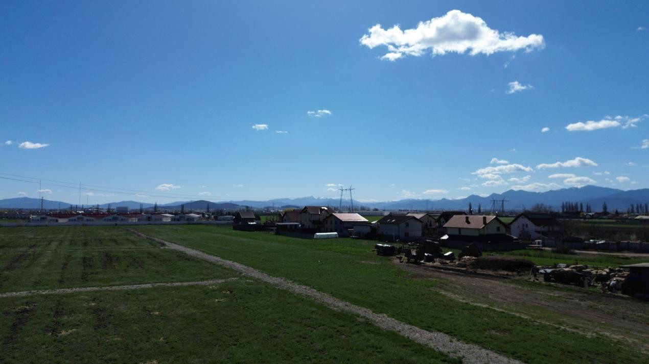 Teren de 447 mp în Hălchiu - utilități - Comision 0%