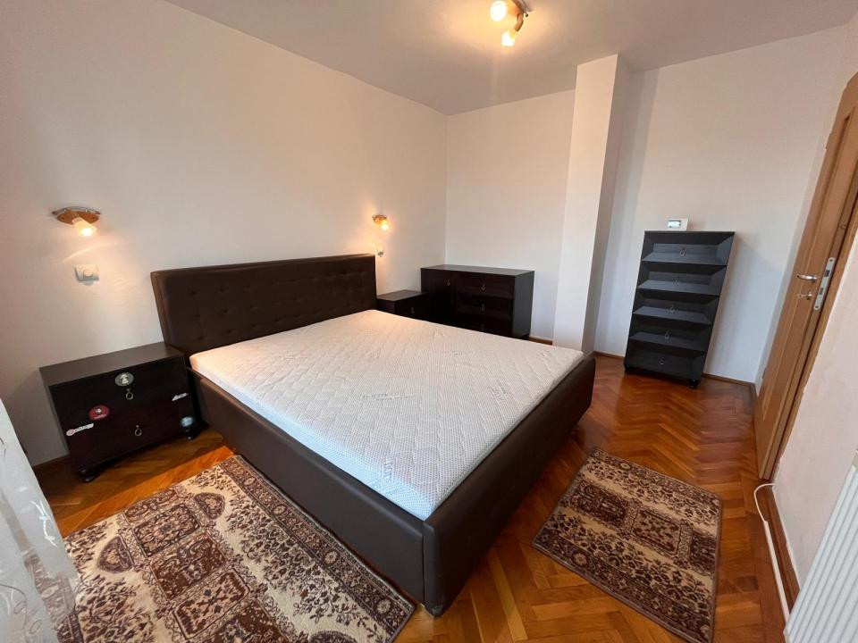 Apartament 4 camere, Strand Sibiu, langa Liceul Onisifor Ghibu