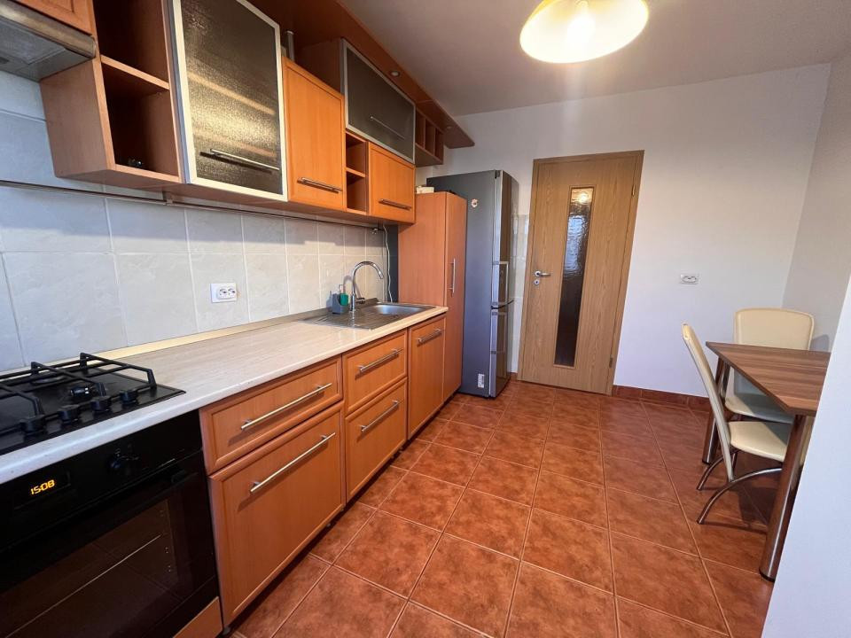 Apartament 4 camere, Strand Sibiu, langa Liceul Onisifor Ghibu