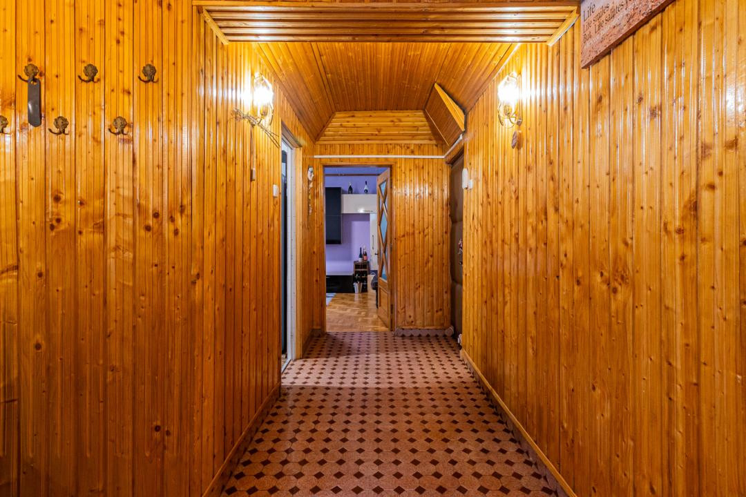 Apartament 4 camere de vânzare | Răcădău, Brașov | Etaj 2 | Decomandat | Parcare