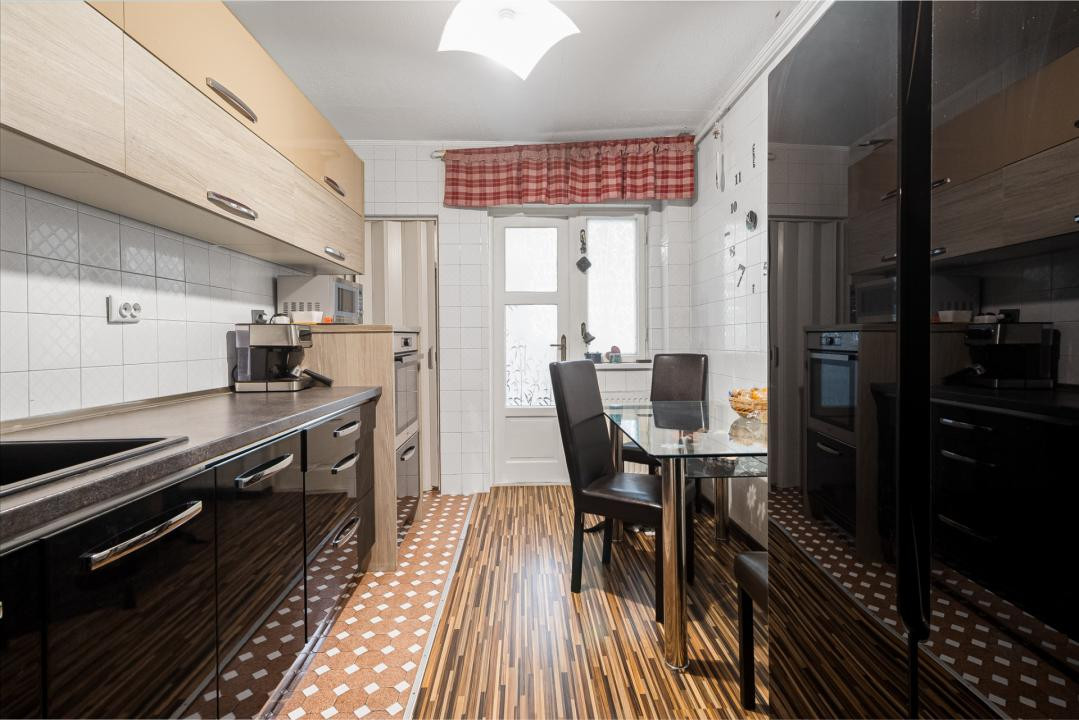 Apartament 4 camere de vânzare | Răcădău, Brașov | Etaj 2 | Decomandat | Parcare