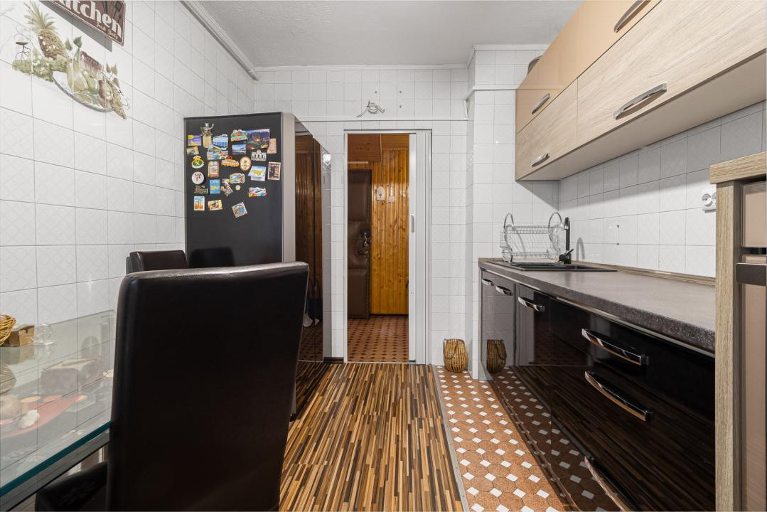 Apartament 4 camere de vânzare | Răcădău, Brașov | Etaj 2 | Decomandat | Parcare