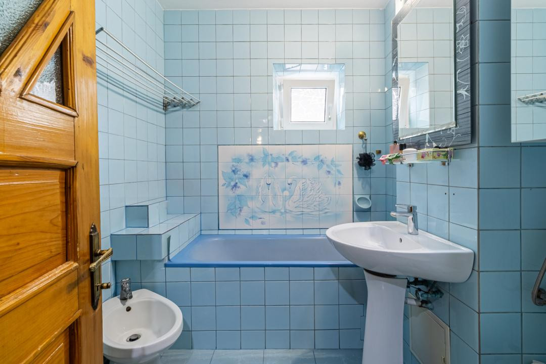 Apartament 4 camere de vânzare | Răcădău, Brașov | Etaj 2 | Decomandat | Parcare