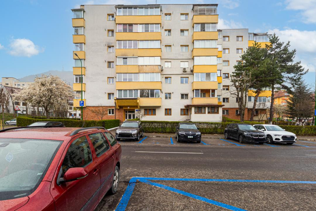 Apartament 4 camere de vânzare | Răcădău, Brașov | Etaj 2 | Decomandat | Parcare