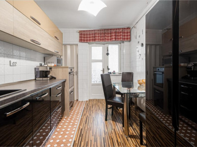 Apartament 4 camere de vânzare | Răcădău, Brașov | Etaj 2 | Decomandat | Parcare