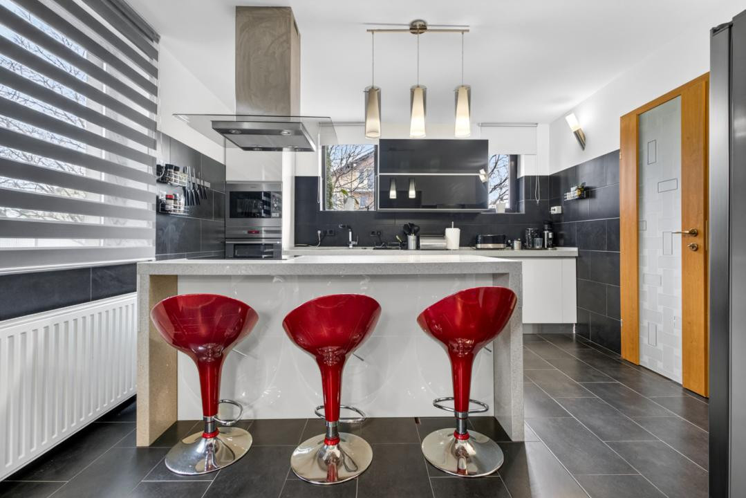 Închiriere casa modernă cu 4 dormitoare, teren 1300 mp - zona Stupini, Brasov