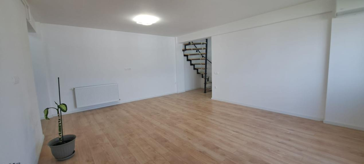 Apartament 3 camere , pe doua niveluri , in imobil cu lift 