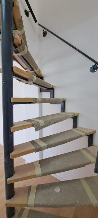 Apartament 3 camere , pe doua niveluri , in imobil cu lift 