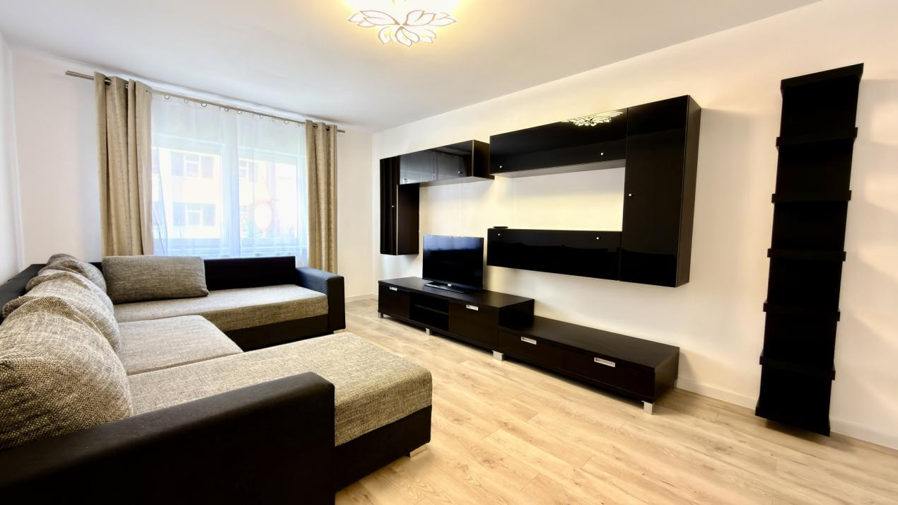 Apartament 3 camere, 75 mp, complet renovat. Prima închiriere